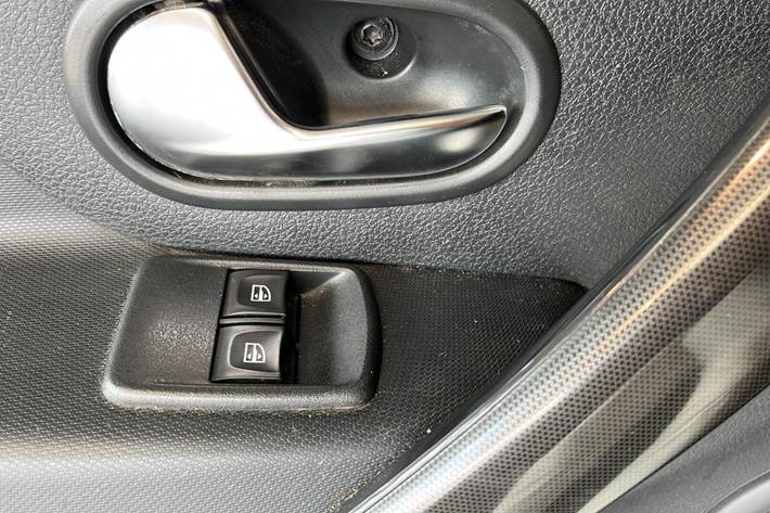 Grå Dacia Sandero Stepway fra 2018