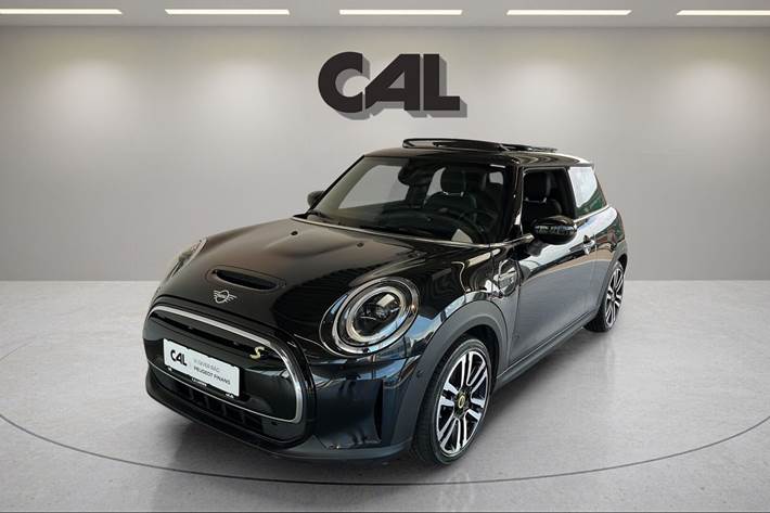 Sort Mini Cooper SE fra 2023 set udefra