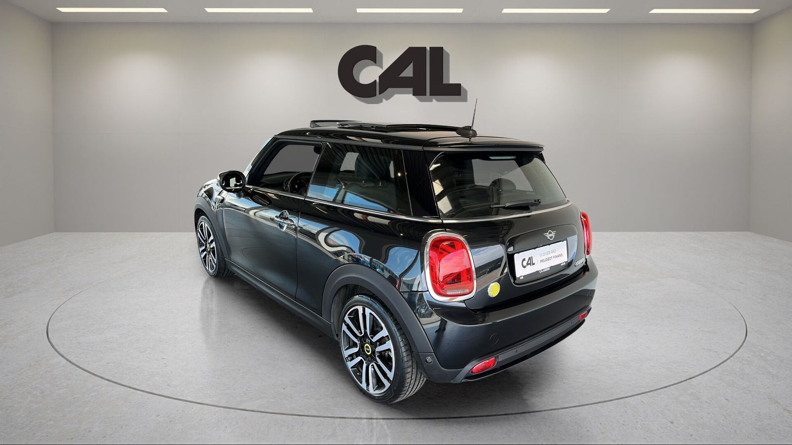 Sort Mini Cooper SE fra 2023