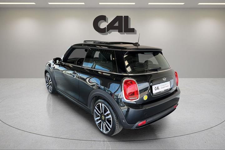 Sort Mini Cooper SE fra 2023