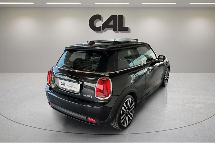 Sort Mini Cooper SE fra 2023