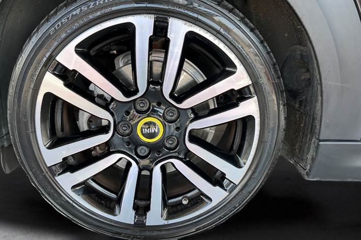 Sort Mini Cooper SE fra 2023