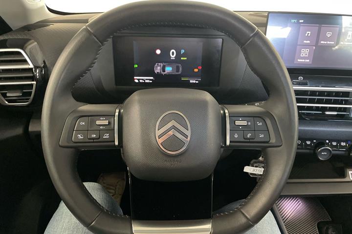 Blå Citroën ë-C4 X fra 2025
