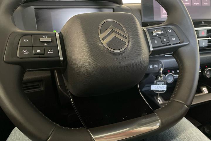 Blå Citroën ë-C4 X fra 2025