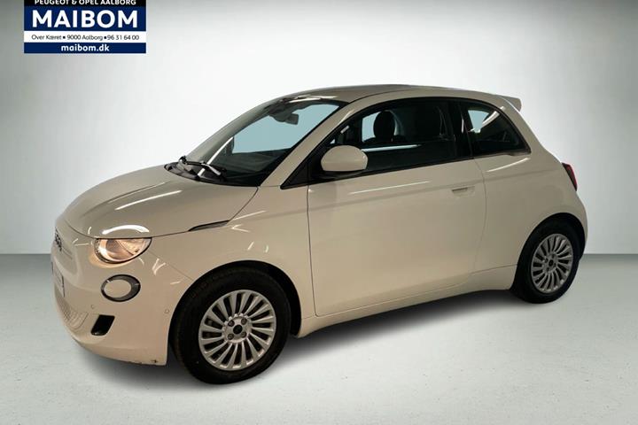 Hvid Fiat 500e fra 2023