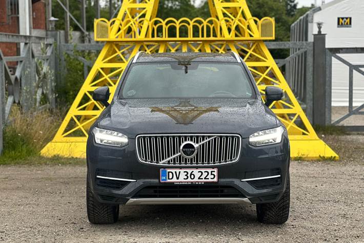 Grå Volvo XC90 fra 2017