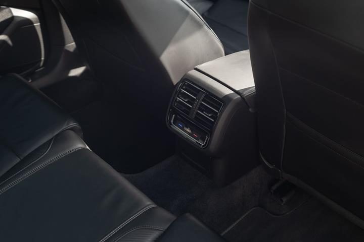 Grå VW Passat fra 2016