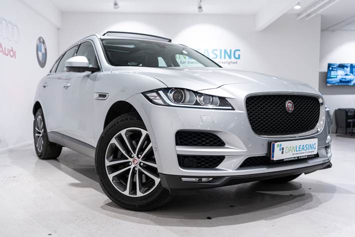 Sølv Jaguar F-Pace fra 2017