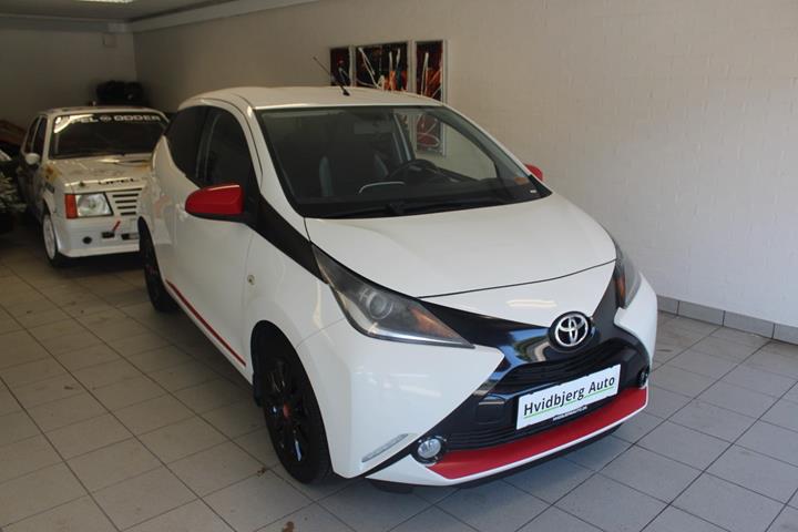 Hvid Toyota Aygo fra 2015