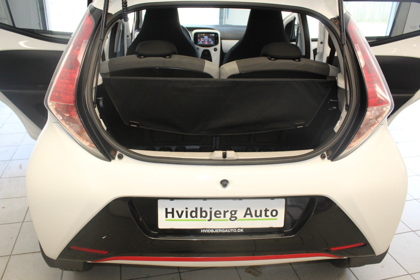 Hvid Toyota Aygo fra 2015