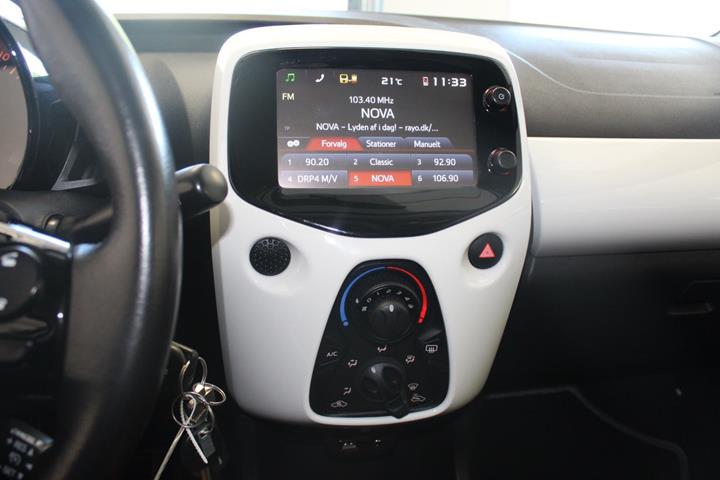 Hvid Toyota Aygo fra 2015