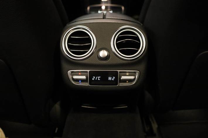 Grå Mercedes C400 fra 2015