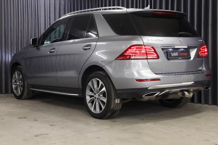 Sølv Mercedes GLE350 d fra 2016