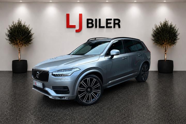 Grå Volvo XC90 fra 2017 set udefra