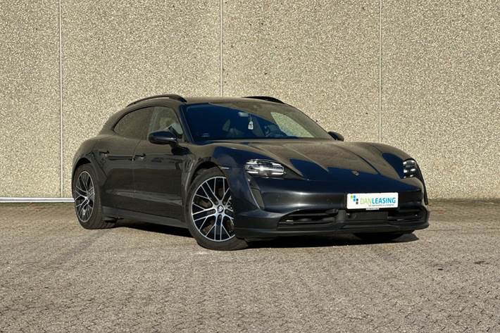 Sort Porsche Taycan fra 2023