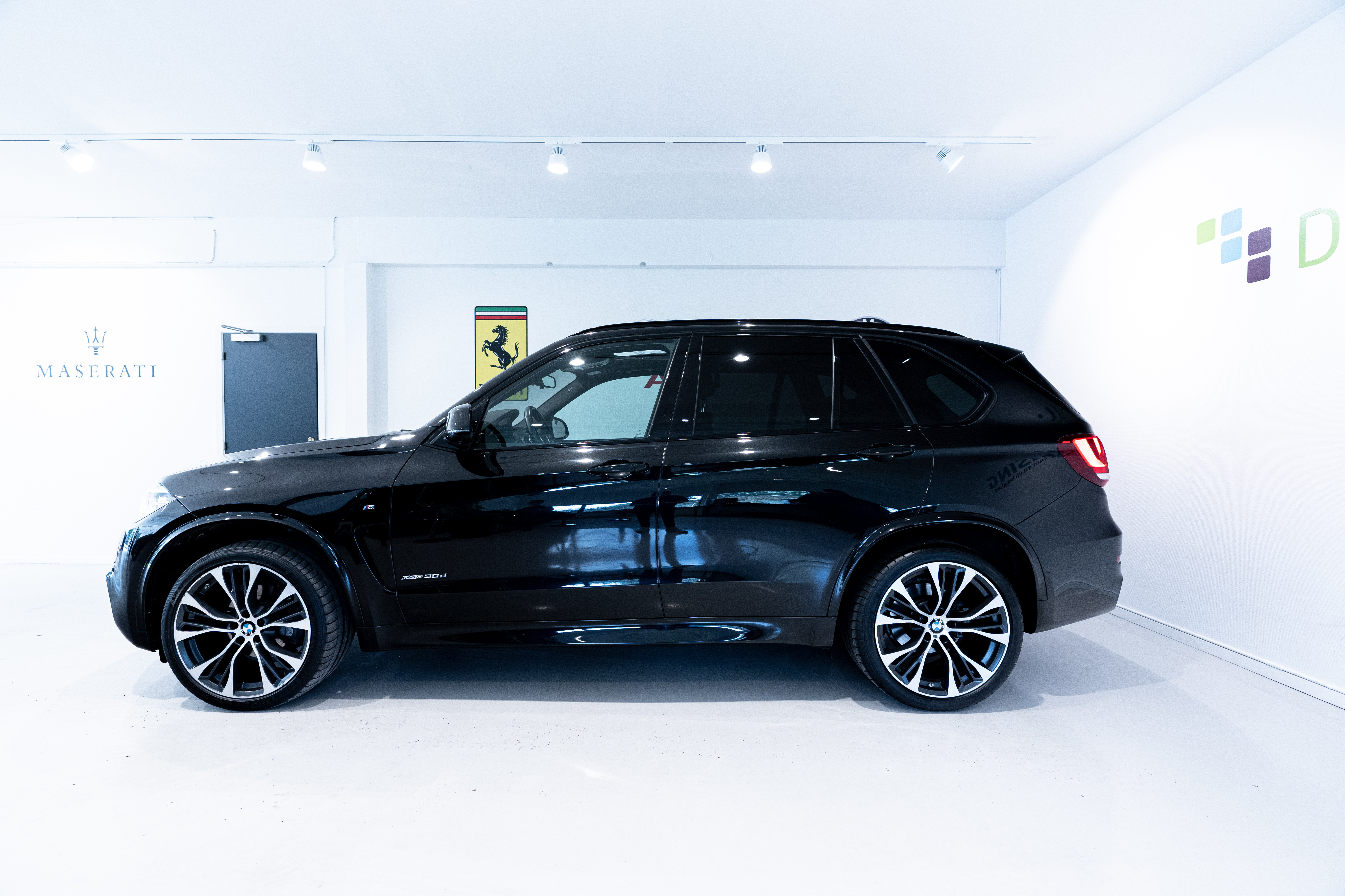 Sort BMW X 5 fra 2018