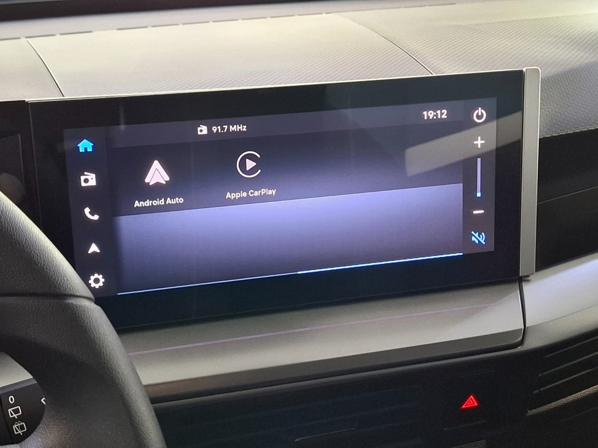 Sølv Opel Frontera fra 2025
