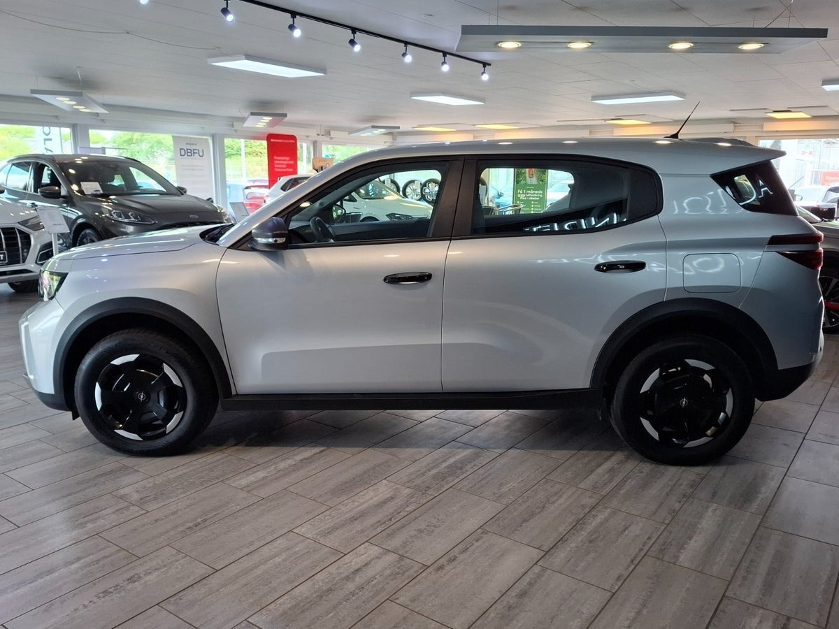 Sølv Opel Frontera fra 2025