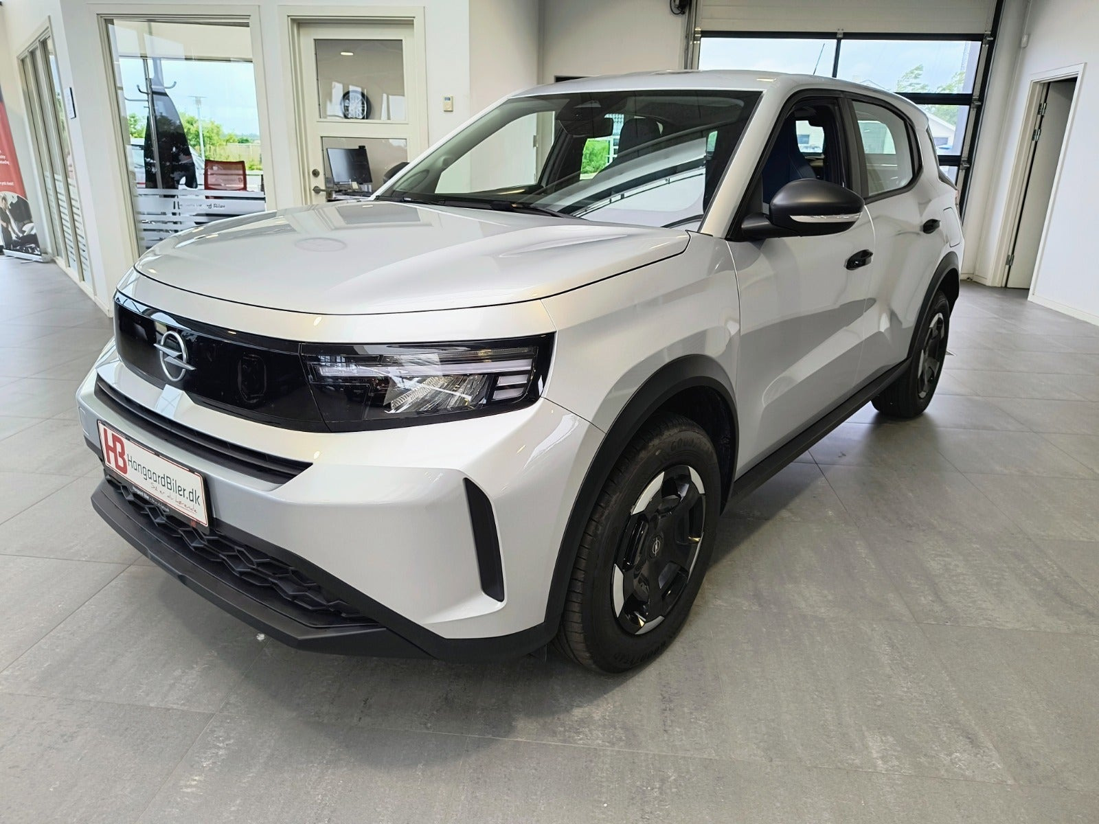 Grå Opel Frontera fra 2025