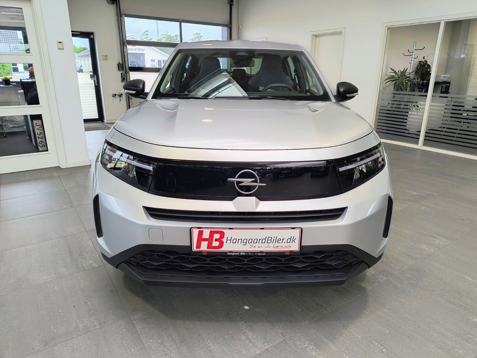 Grå Opel Frontera fra 2025