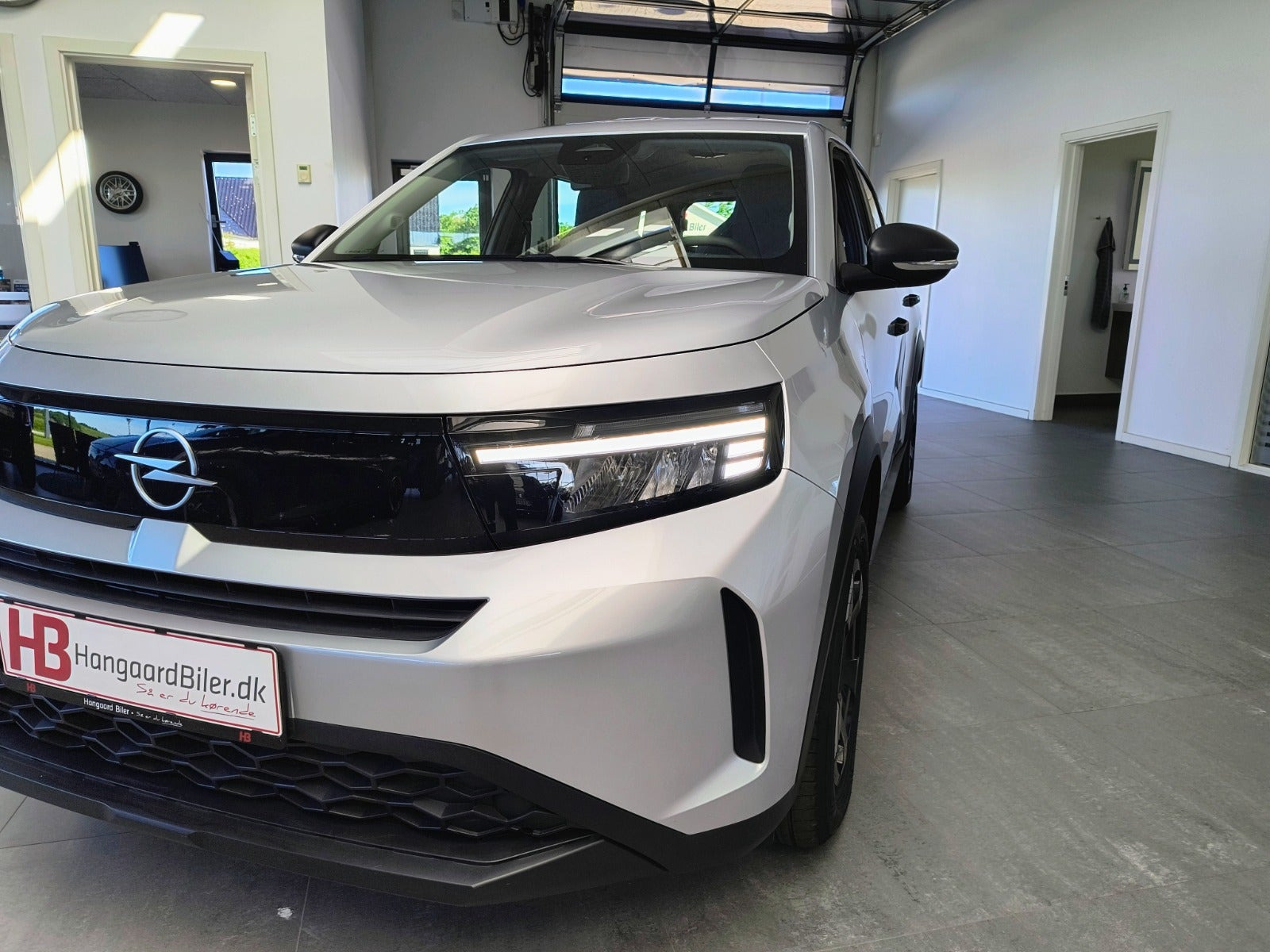 Grå Opel Frontera fra 2025