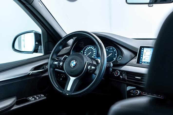 Sort BMW X 5 fra 2018