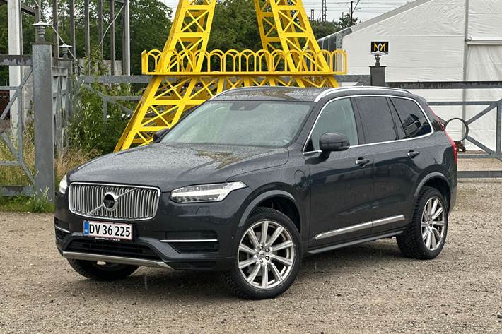 Sort Volvo XC90 fra 2016