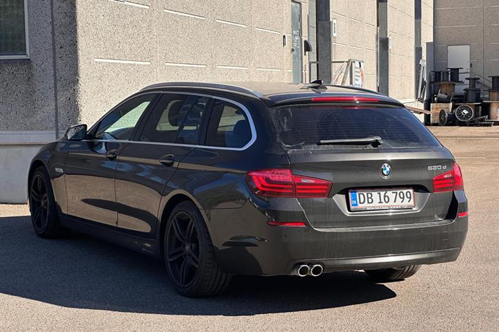 Sort BMW 530d fra 2015
