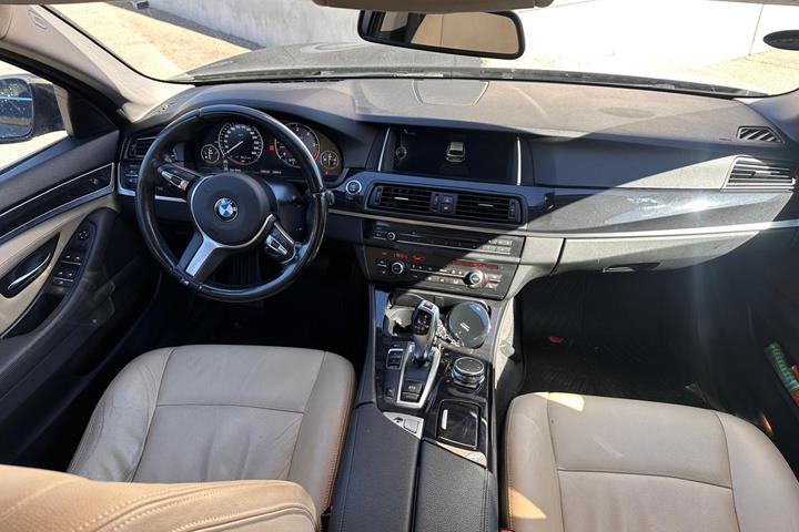 Sort BMW 530d fra 2015