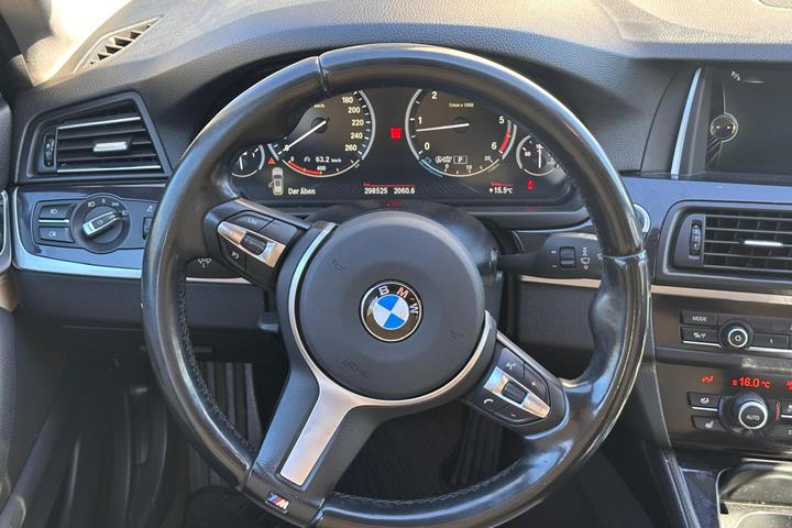 Sort BMW 530d fra 2015