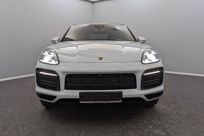 Hvid Porsche Cayenne fra 2020