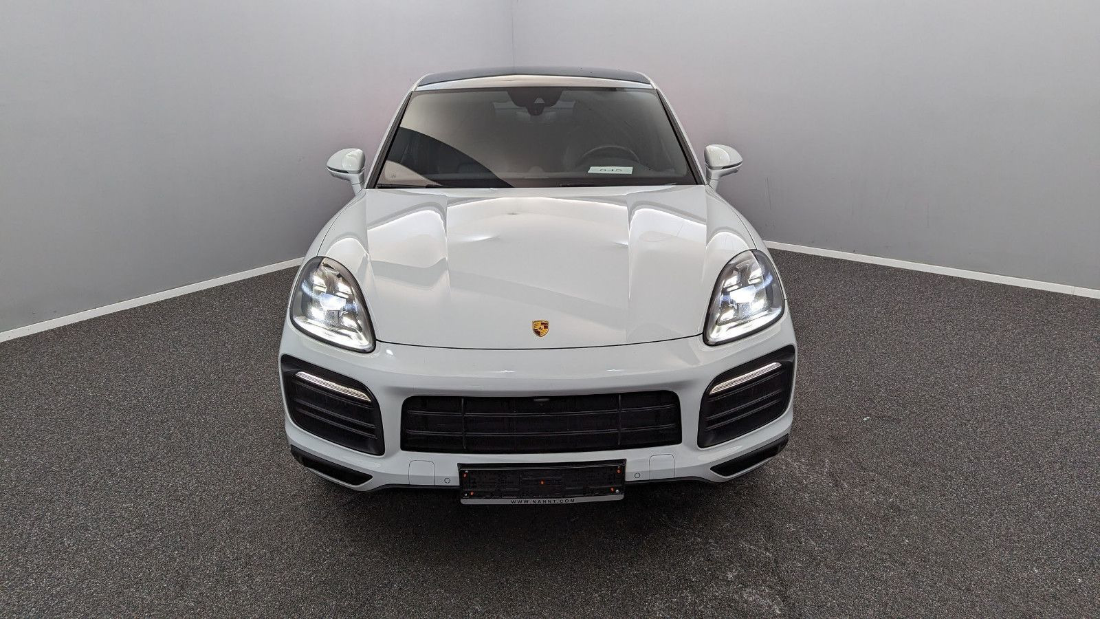 Hvid Porsche Cayenne fra 2020