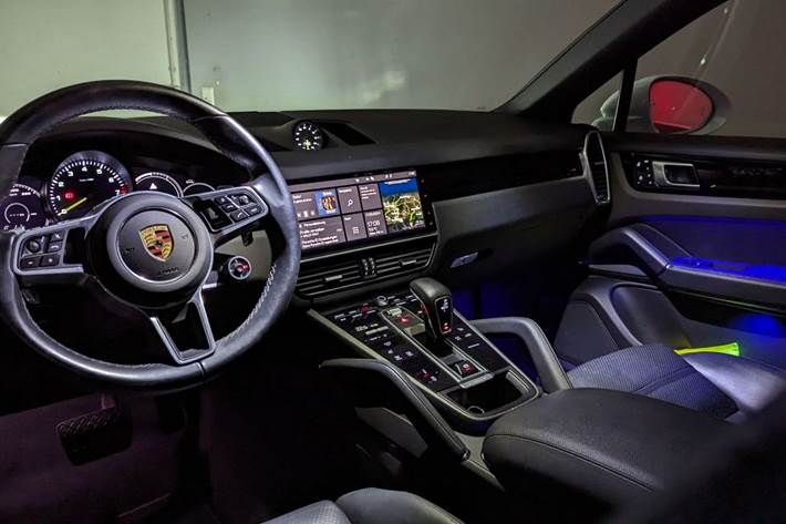 Hvid Porsche Cayenne fra 2020