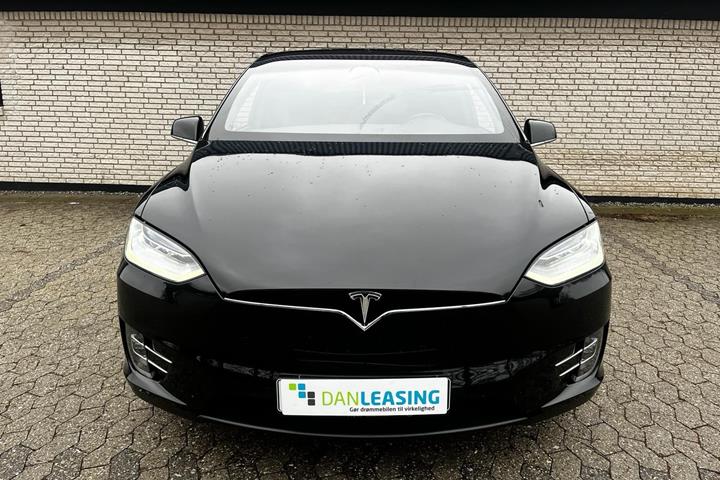 Sort Tesla Model X fra 2020