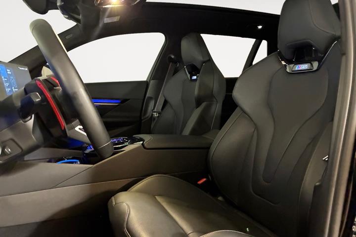 Sort BMW M5 fra 2025