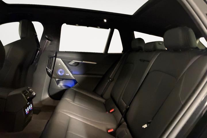 Sort BMW M5 fra 2025