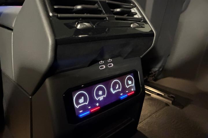 Sort BMW M5 fra 2025