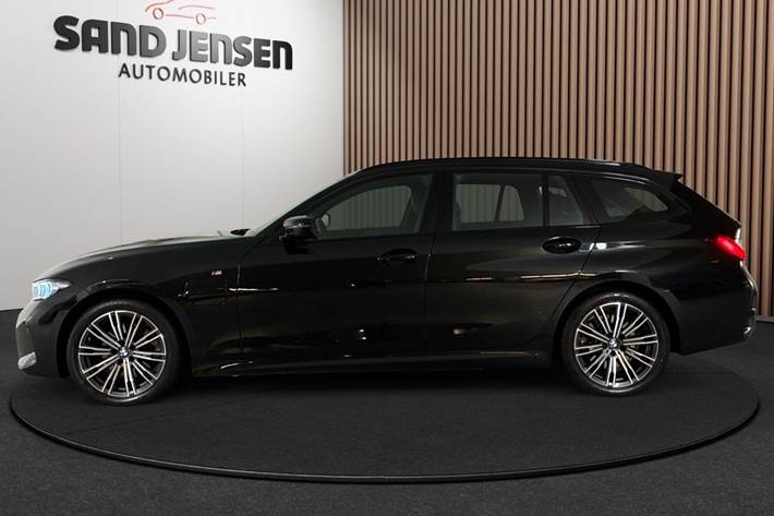 Sort BMW 330e fra 2024