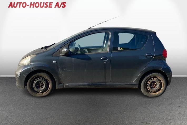 Sort Toyota Aygo fra 2008