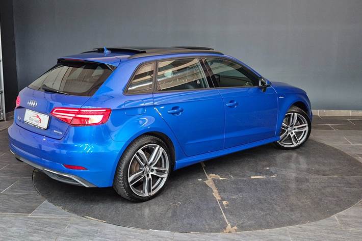 Blå Audi A3 fra 2018