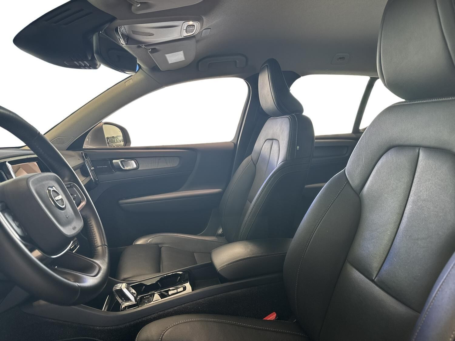 Orange Volvo XC40 fra 2021