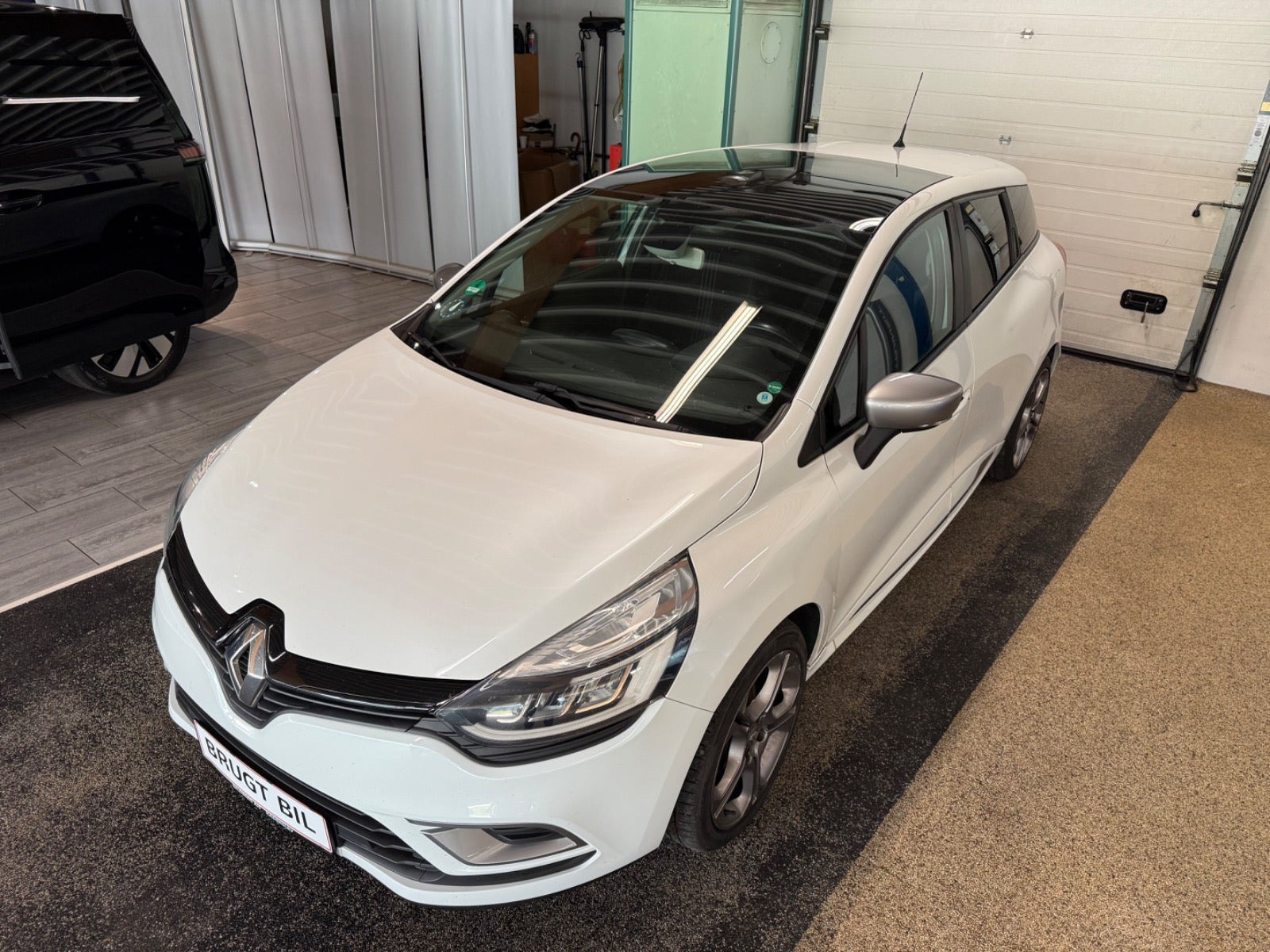 Hvid Renault Clio IV fra 2017