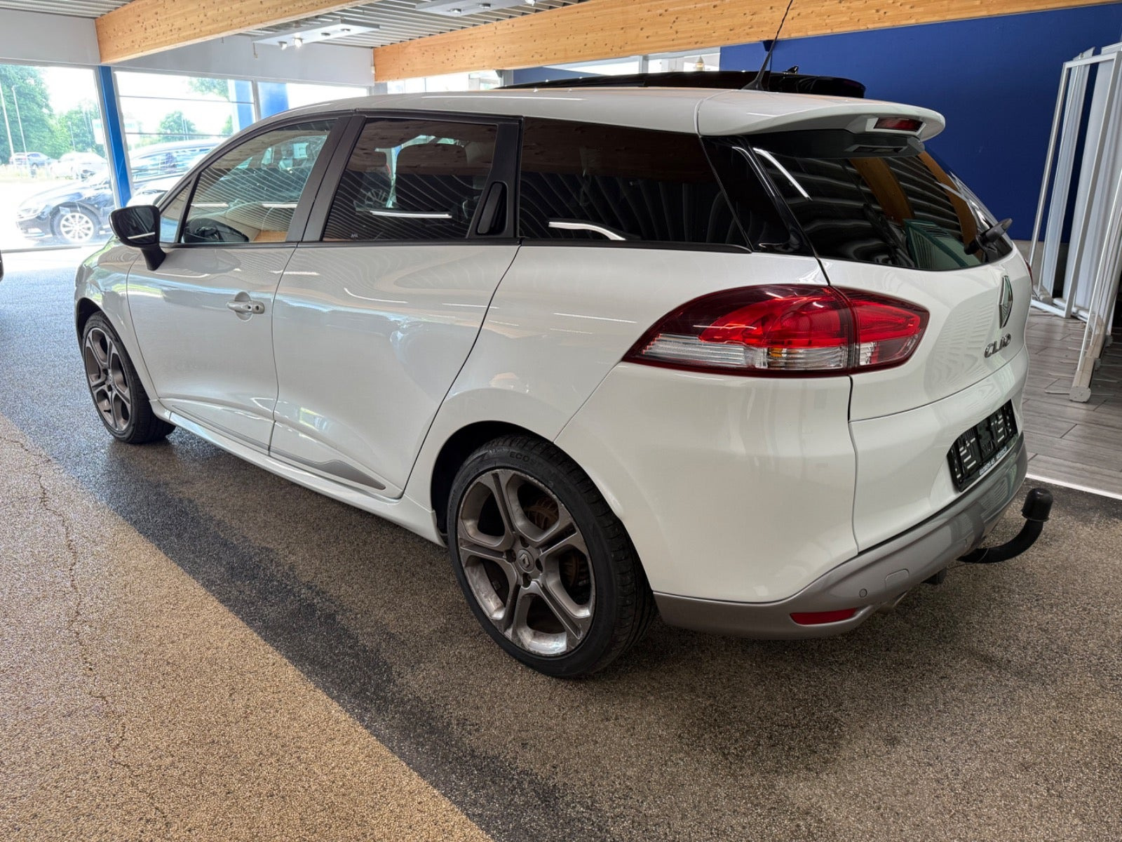 Hvid Renault Clio IV fra 2017