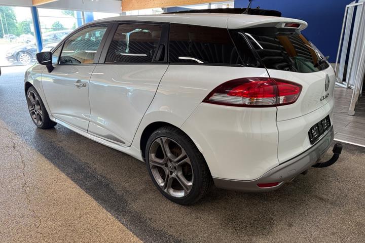 Hvid Renault Clio IV fra 2017