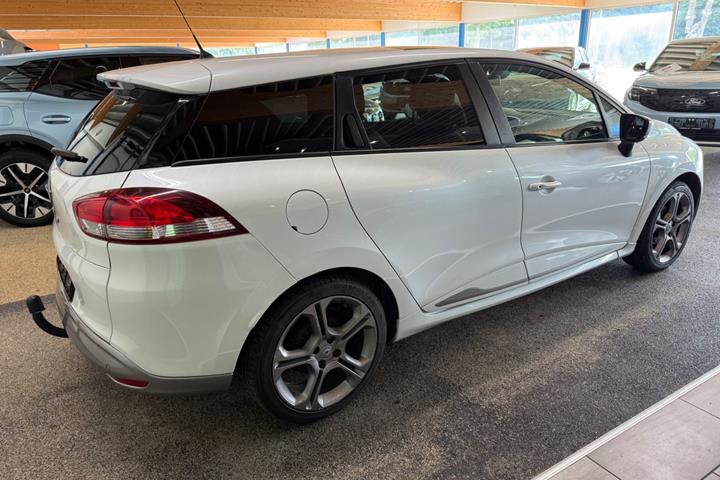 Hvid Renault Clio IV fra 2017