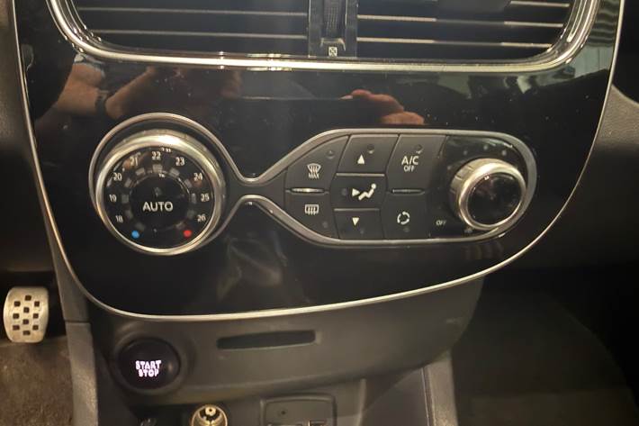 Hvid Renault Clio IV fra 2017
