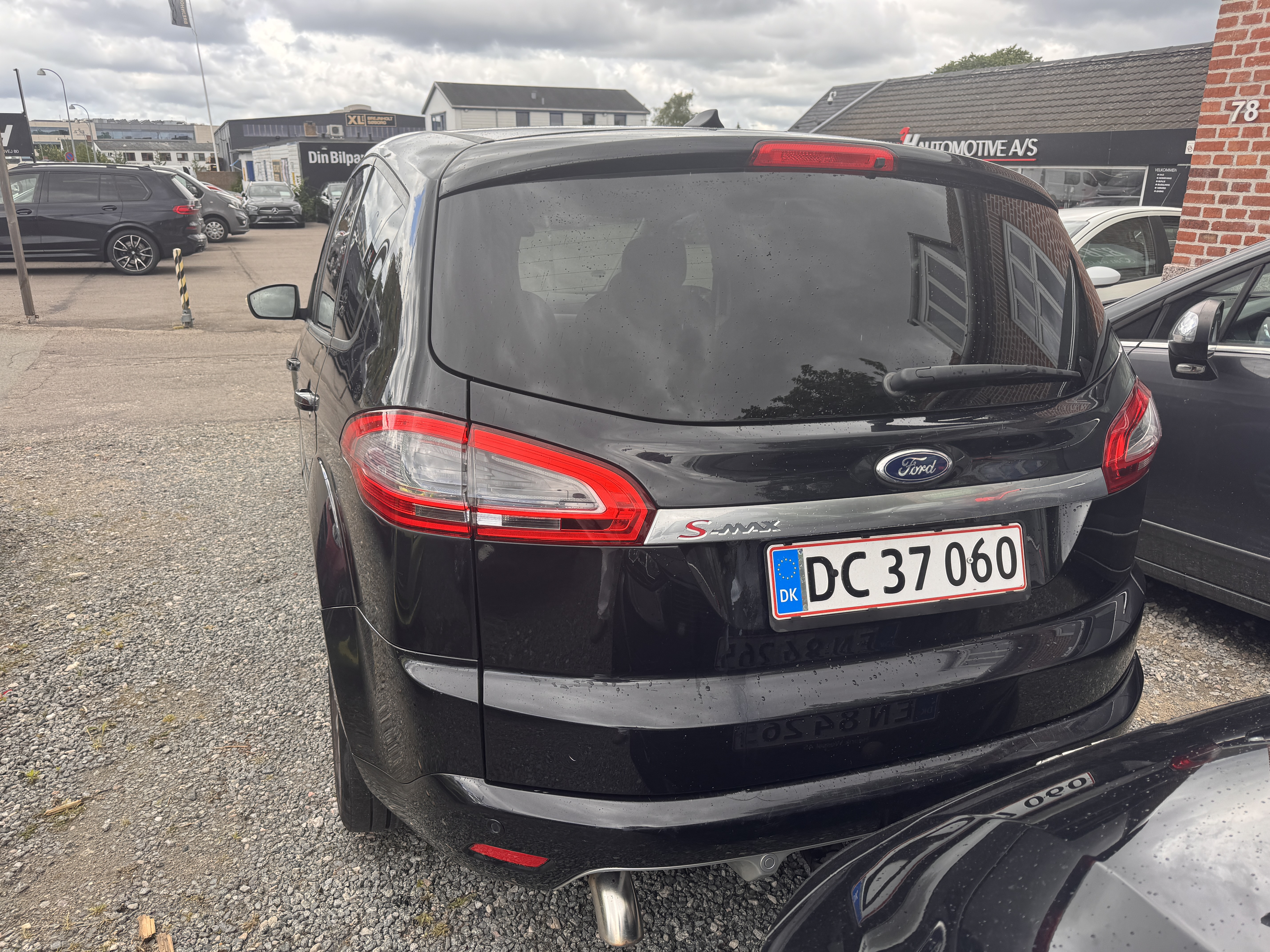 Sort Ford S-MAX fra 2015
