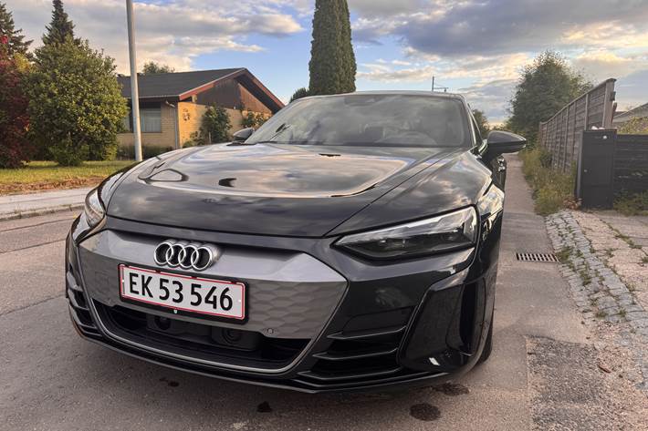 Sort Audi e-tron GT fra 2022