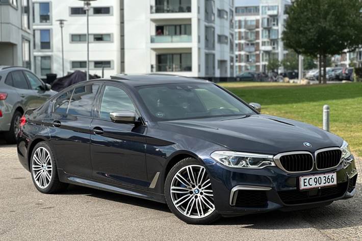 Sort BMW M550i fra 2019
