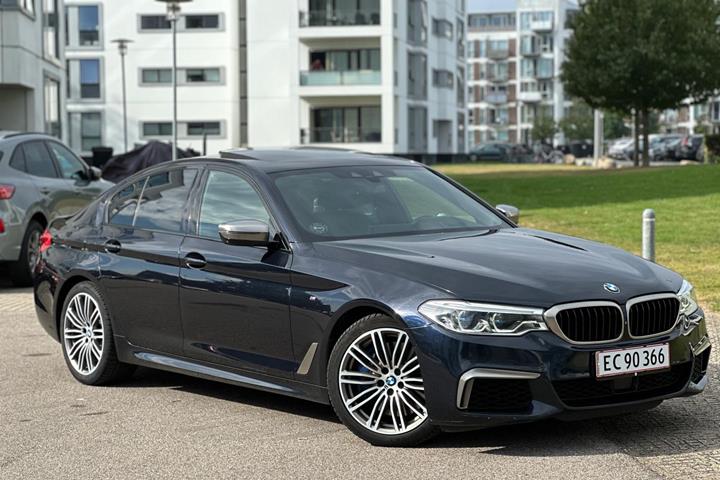 Sort BMW M550i fra 2019